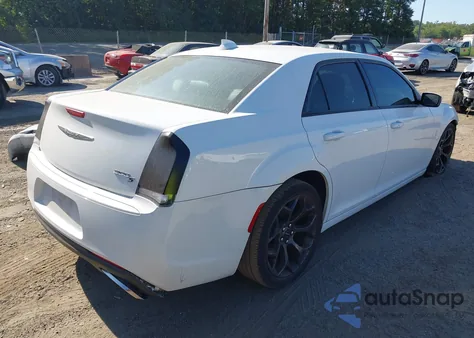 2019 Chrysler 300 300S z USA, uszkodzony, nr VIN 2C3CCABG8KH637970